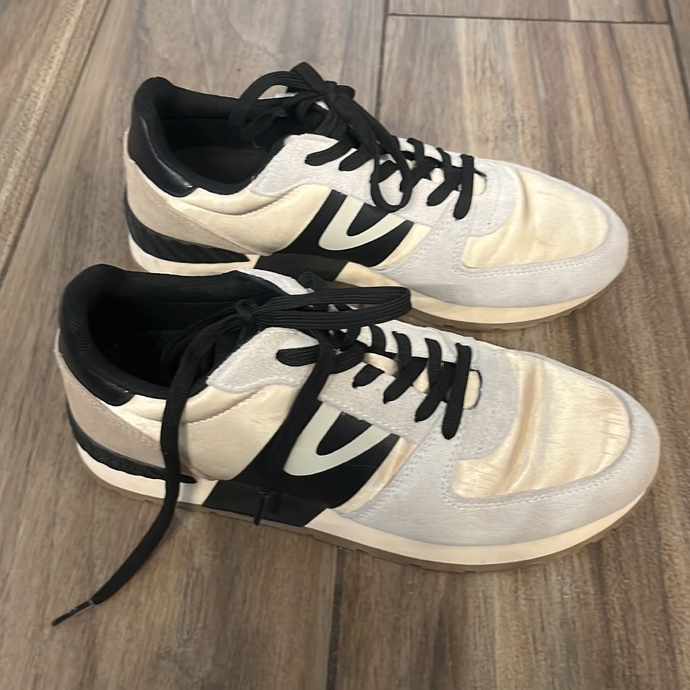 Worn once Tretorn Loyola 2 size 8.5 great condition! - Picture 6 of 8